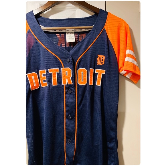 pink detroit tigers jersey